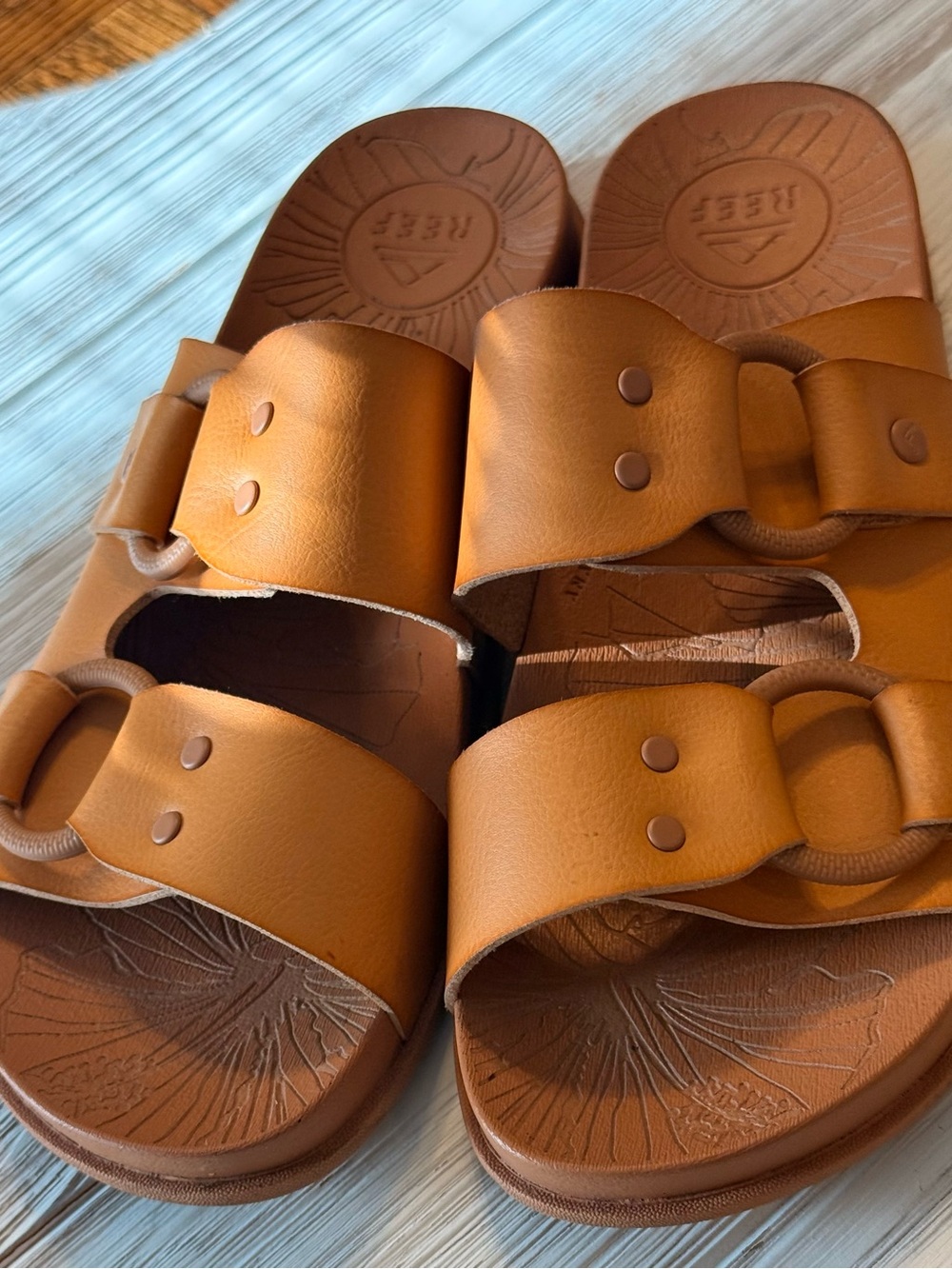 Reef Logo Embossed Tan Footbed